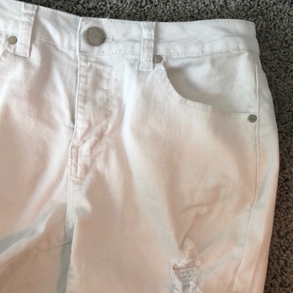 LAST 1💙Distressed white denim skinny jeans - Picture 3 of 3